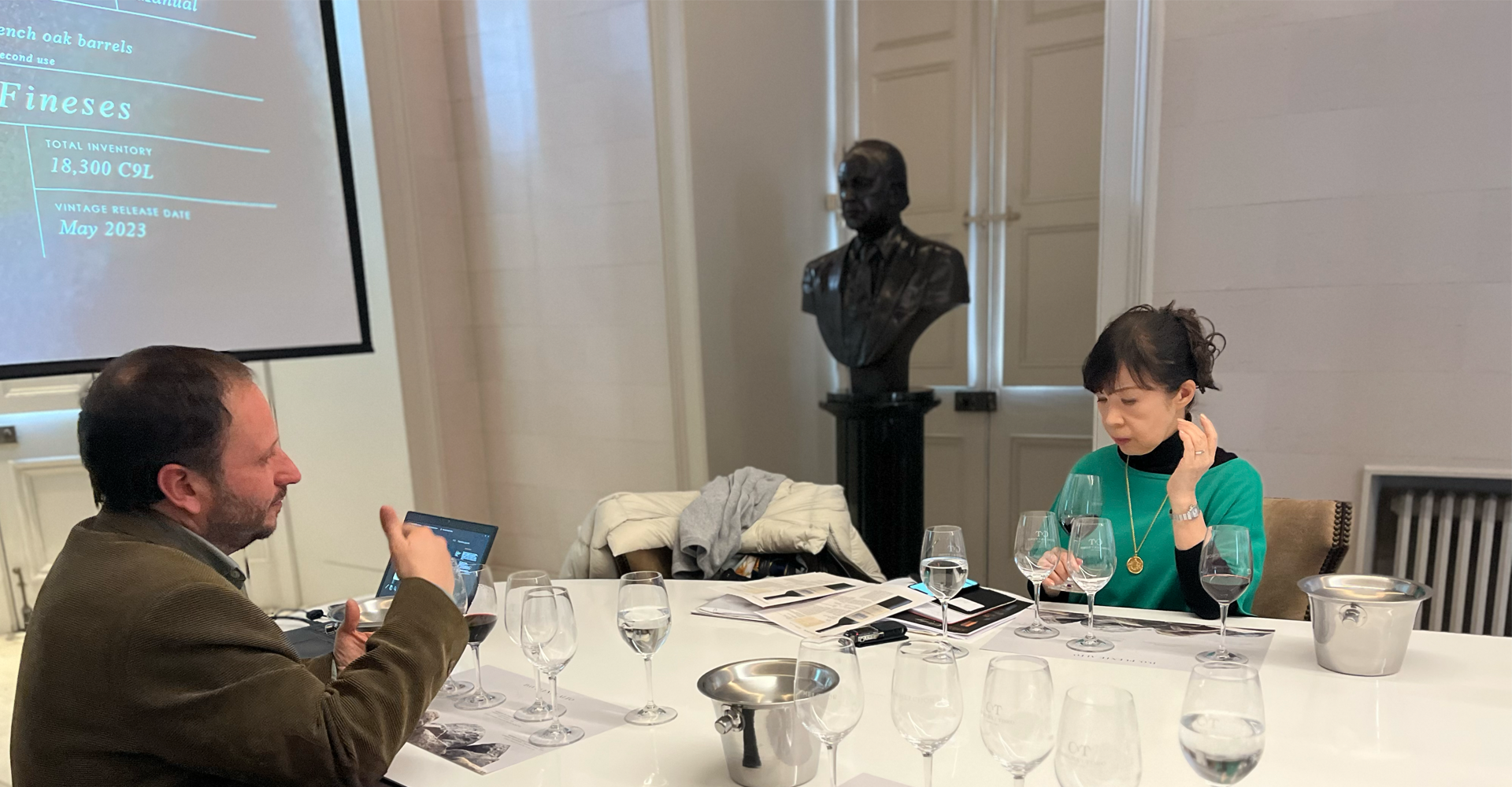 Don Melchor recibe a Fumiko Aoki